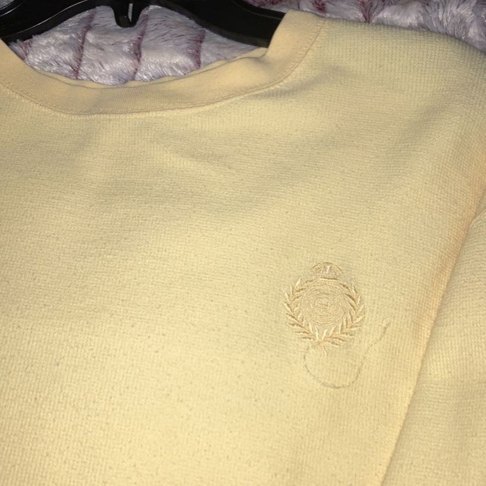 vintage pale yellow crew neck